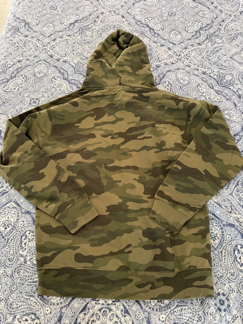 Men’s True Religion Camo pullover Hoodie in size M